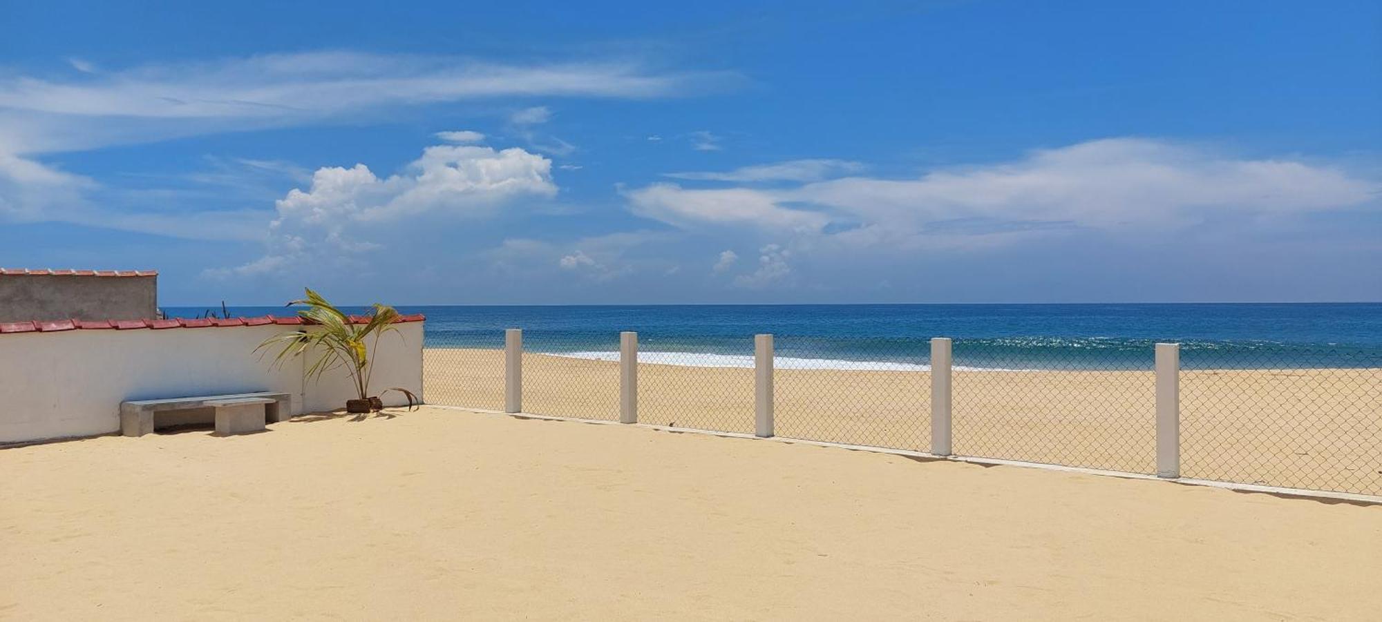 Tropical Beach House Хиккадува Экстерьер фото