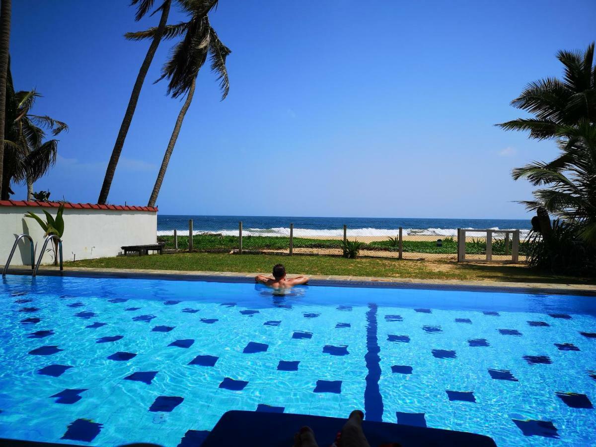 Tropical Beach House Хиккадува Экстерьер фото