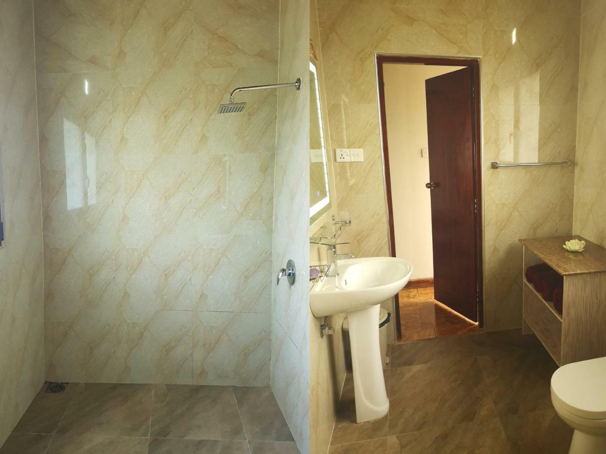 Tropical Beach House Хиккадува Экстерьер фото