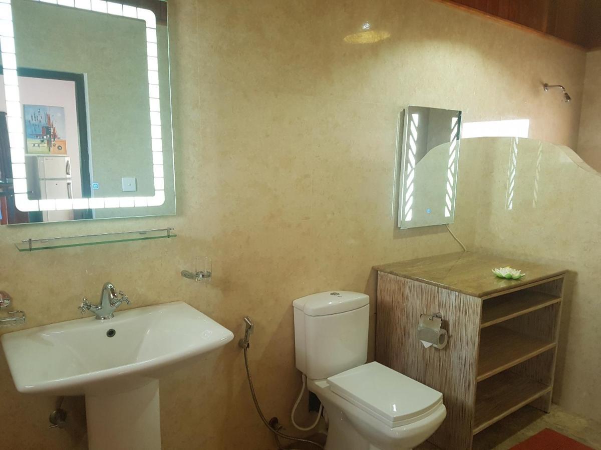 Tropical Beach House Хиккадува Экстерьер фото